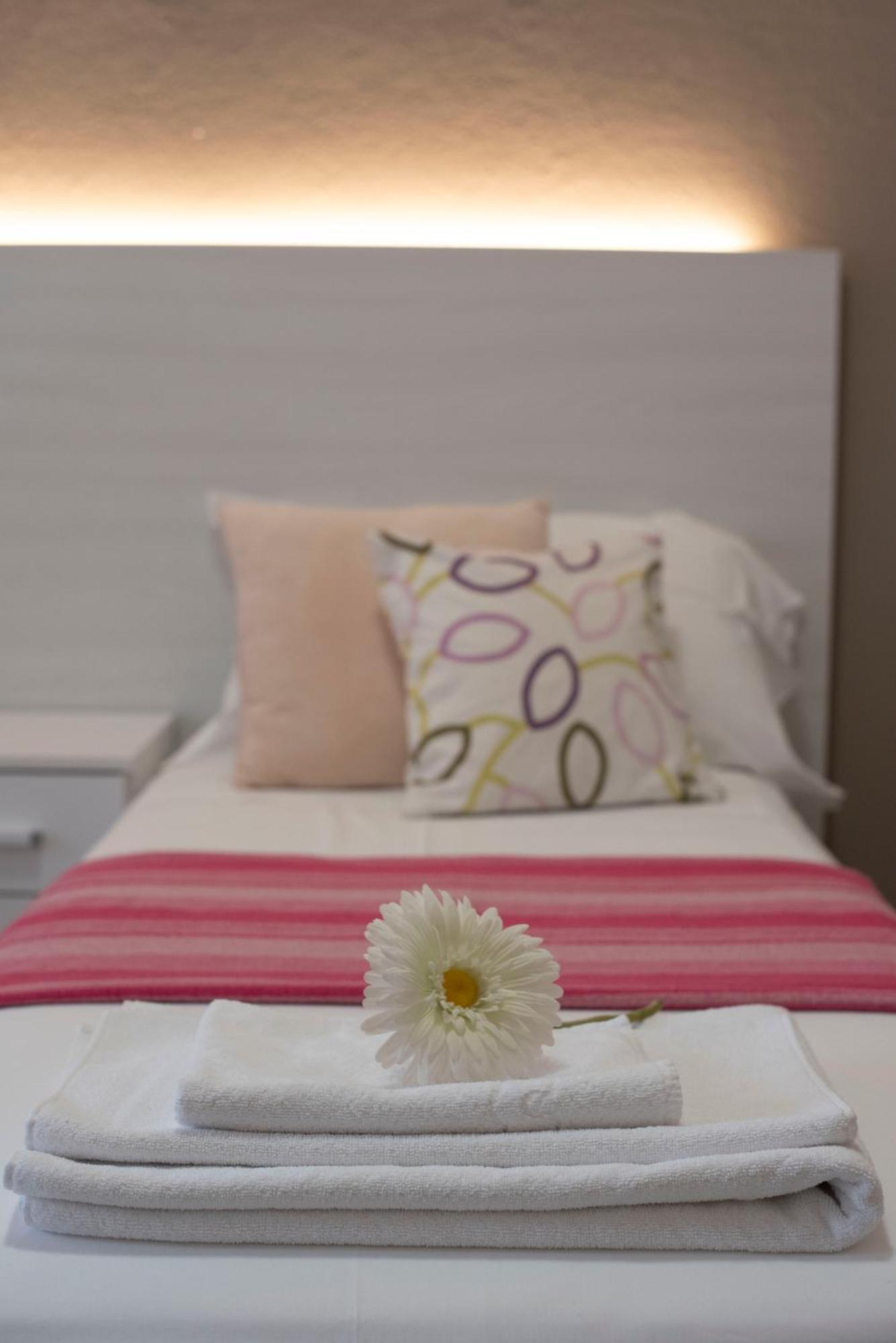 Hotel Bed Da Anna Peschiera del Garda Habitación foto